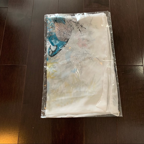 New in Bag Scarf with Peacock Print - Picture 6 of 6